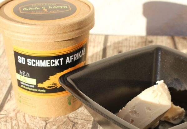 Milcheis mit afrikanischem Honig – Bild 2