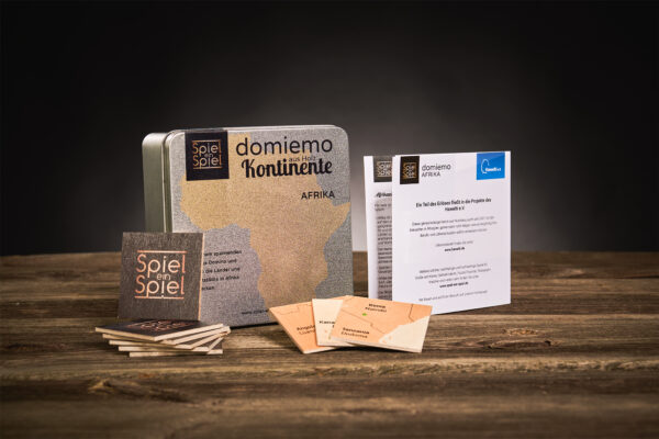 Domiemo aus Holz - Kontinente - Afrika
