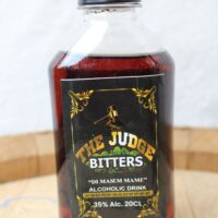 The Judge Bitters – Bild 2