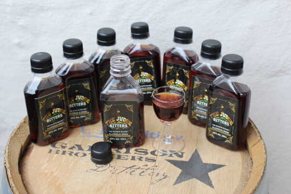 The Judge Bitters – Bild 6