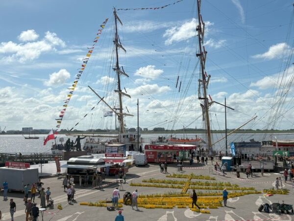 Limitierte Beedabei XL-Foto-Edition "Sail 2025 - Segel setzen" Bremerhaven - handsigniert – Bild 9
